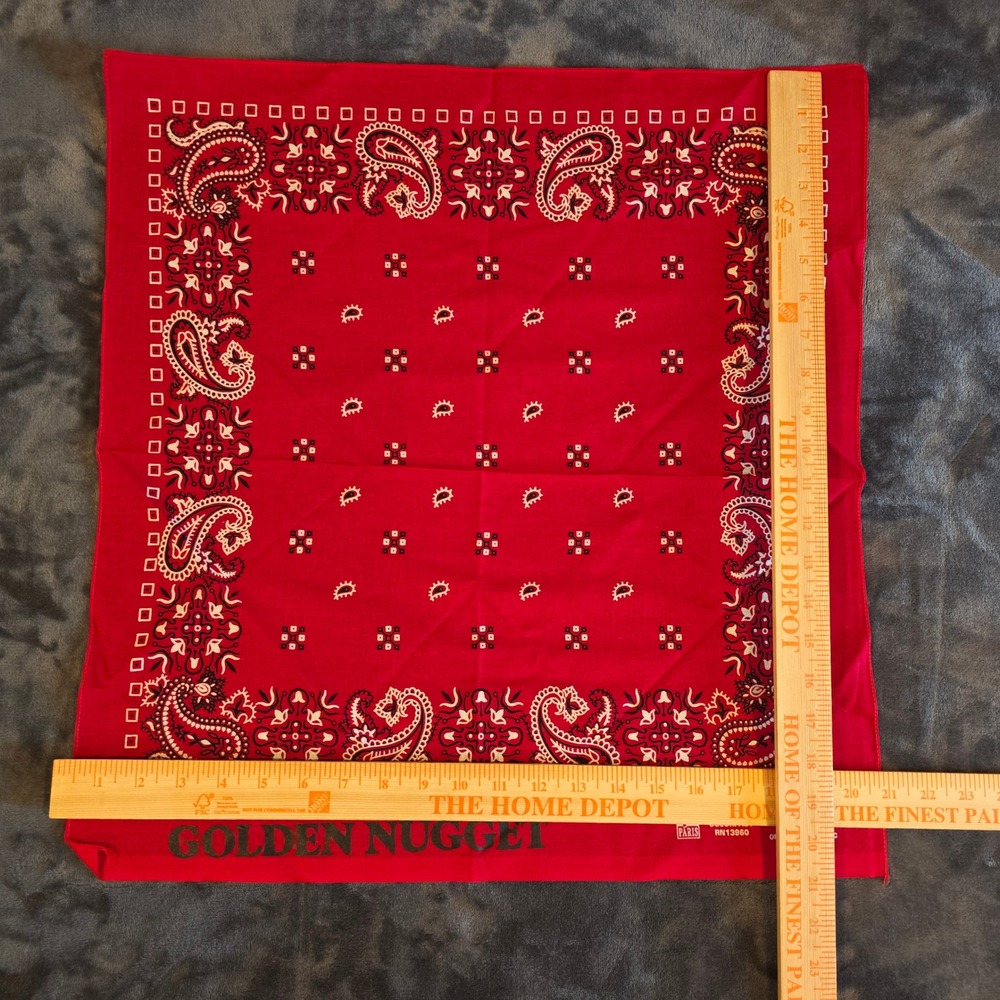 Vintage Golden Nugget Las Vegas Bandana Red Paisley Cotton Paris RN13960 USA - Picture 4 of 4